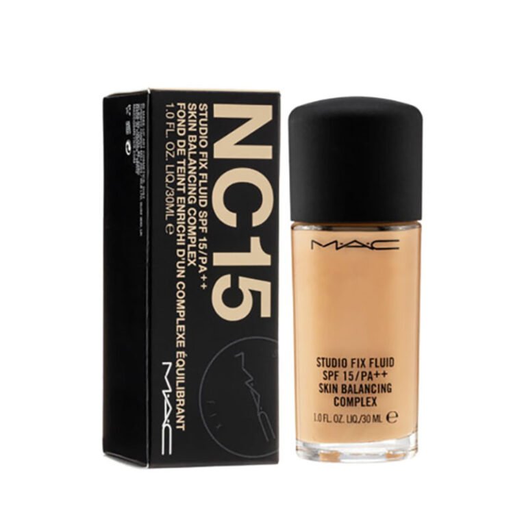 M.A.C Studio Fix Fluid SPF 15 Foundation NC15 - 30ml