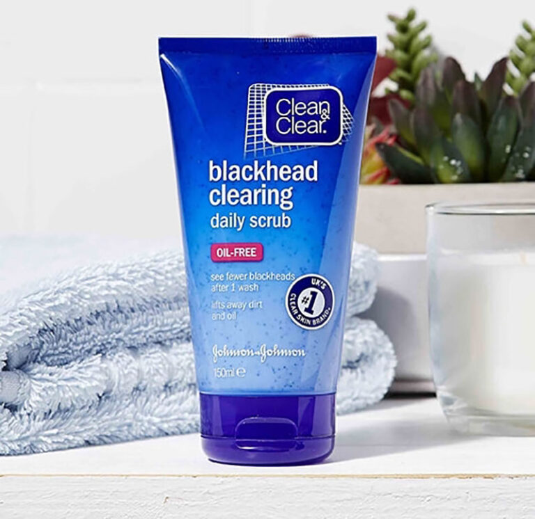 Clean & Clear Blackhead Clearing Daily Scrub - 150ml