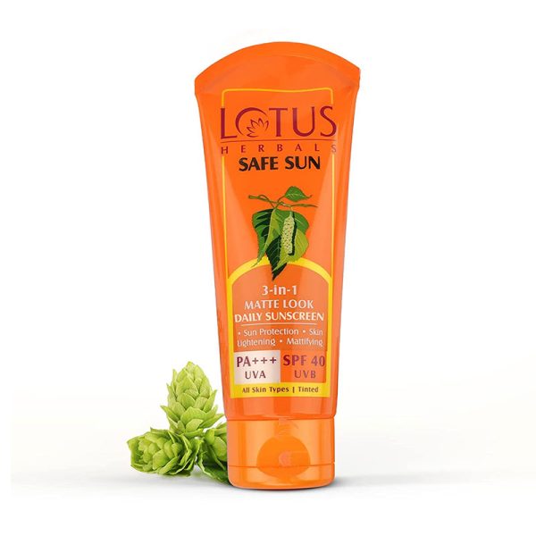 Lotus Herbals Safe Sun 3-In-1 Matte Look Daily Sunblock PA+++ Spf 40 (100gm)