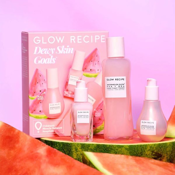 Glow Recipe Dewy Skin Goals Holiday Kit – Watermelon Glow Niacinamide Dew Drops (40ml) – PHA+AHA Pore-Tight Toner (150ml) – Pink Juice Face Moisturizer (25ml)