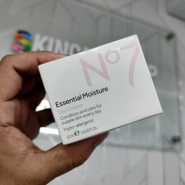 No7 Essential Moisture Day Cream - 50ml