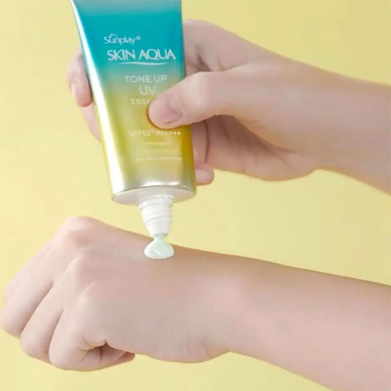Skin Aqua Tone Up UV Essence SPF50+ PA++++ 80g Mint
