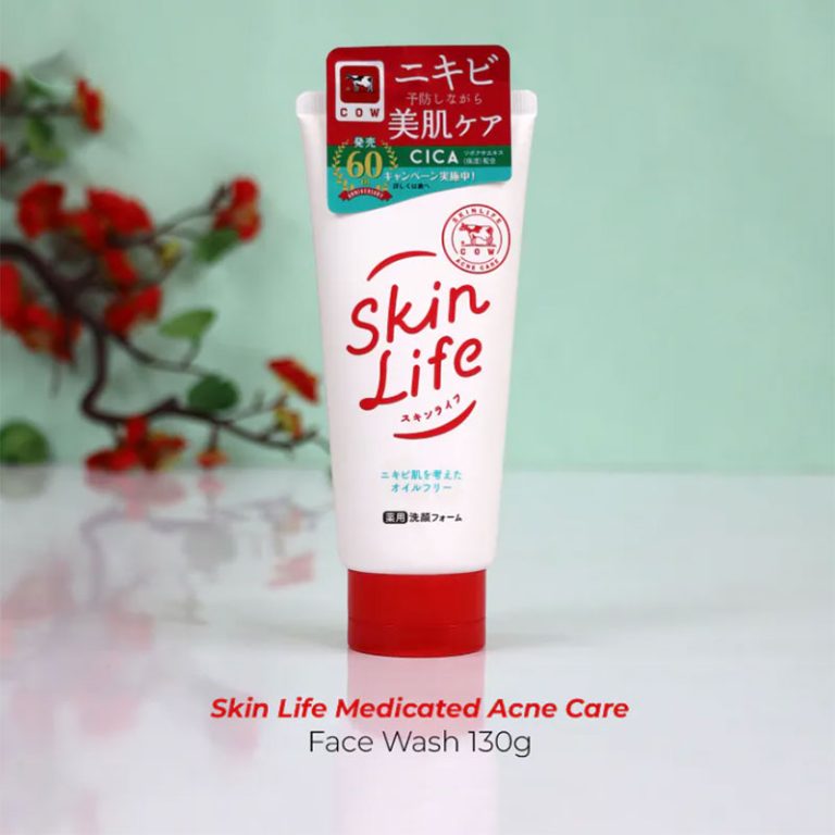Designed for acne-prone skin, this medicated cleansing foam uses an oil-free formula to exfoliate, soothe and replenish skin. Boasts a floral and fruity scent. With plenty of creamy foam, tightly off the acne. Give skin moist and refreshing with luscious moisture, prepare the texture on the unobtrusive skin of the pores. Flexible extra horny around the pores, prepare to smooth skin. Oil free, noncomedogenic genetic tested.