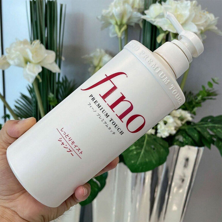 Fino Premium Touch Moist Shampoo - 550ml