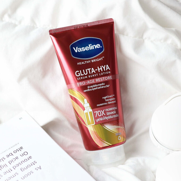Vaseline Gluta-Hya Serum Burst Lotion Pro Age Restore - 300ml
