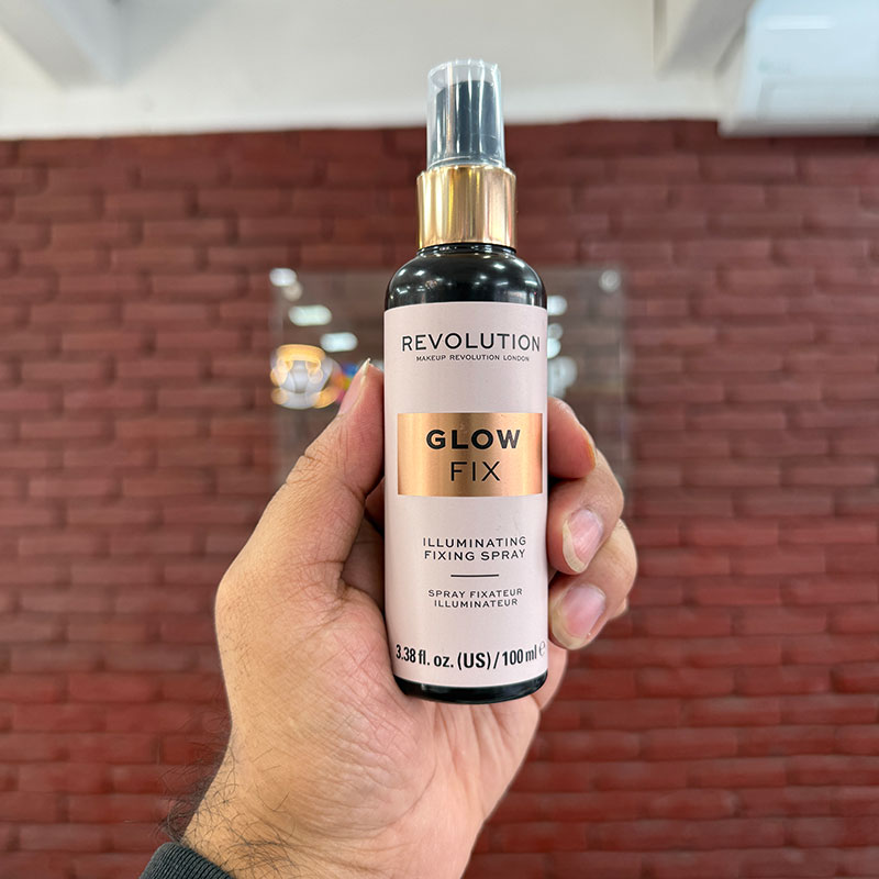 Makeup-Revolution-Glow-Fix-Illuminating-Setting-Spray---100ml Makeup Revolution Glow Fix Illuminating Setting Spray - 100ml