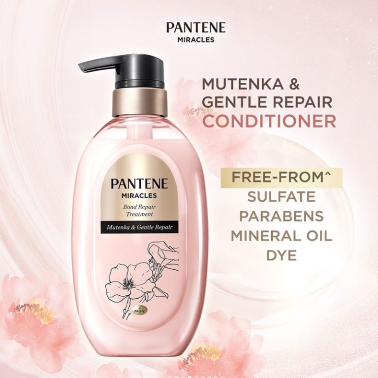 Experience Japanese Beauty with Pantene Miracles Japan Premium Edition. Return weighty strengthened hair from within with an innovation that redefines gentleness and intensive damage repair. Free from sulfates, parabens, dyes, and mineral oils, this formula provides deep cleansing power and revitalizes damaged hair from within. With the secret of the new Pantene Miracles -Pro-Vitamin and Salon-inspired Bond Repair technology -it reinforces the hair's inner fibers and strengthens bonds, providing deep repair for damaged hair from within. Crafted by perfumer signature collection, it offers a scent of freshness and warmth with notes of white musk and lime.