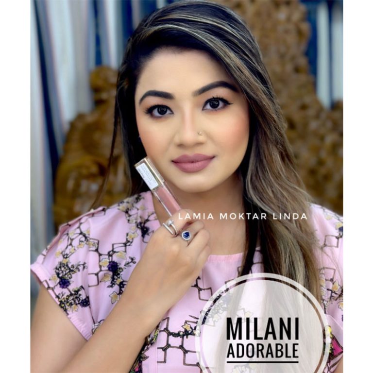 Matte is mood! Our liquid-to-matte formula is the lip color that's on everybody's lips. Amore Matte Lip Crème has a revolutionary, super-saturated formula that dries to a soft, matte finish. The plush, tapered applicator hugs the contours of your lips, working to lock in bold color. This soft matte lip crème is non-sticky, smooth cream formula.