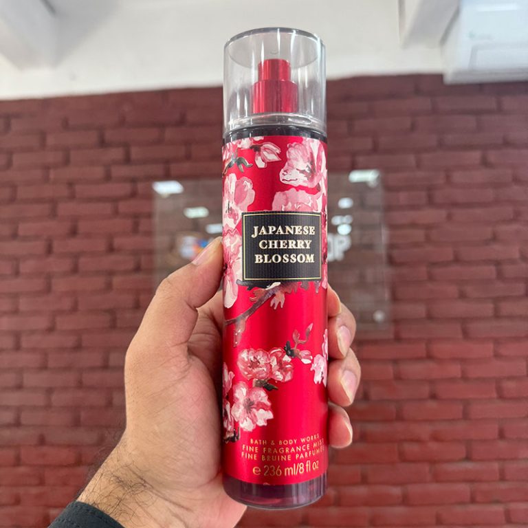 Bath and Body Works Japanese Cherry Blossom Body Mist – 236ml