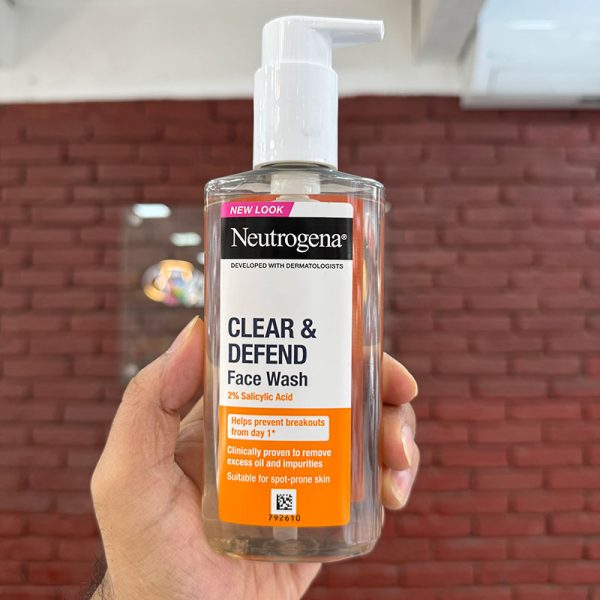 Neutrogena Clear & Defend Face Wash With 2% Salicylic Acid - 200ml