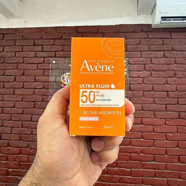 Avène Ultra Fluid 1 Second Absorption Radiance SPF50+ H.E.V Blue Light - 50ml