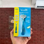 GILLETTE VENUS RAZOR WITH ALOE EXTRACT 1 HANDLE & 3 REFILLS COMBO PACK
