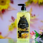 Perfect for dry, sensitive skin. Moisturizes, heals & repairs. Jojoba oil rich in vitamin E and B complex. Chamomile oil- calming and soothing properties. Helps hydrate and protect from free-radicals. Works to condition and soothe skin. Suitable for all type skin.