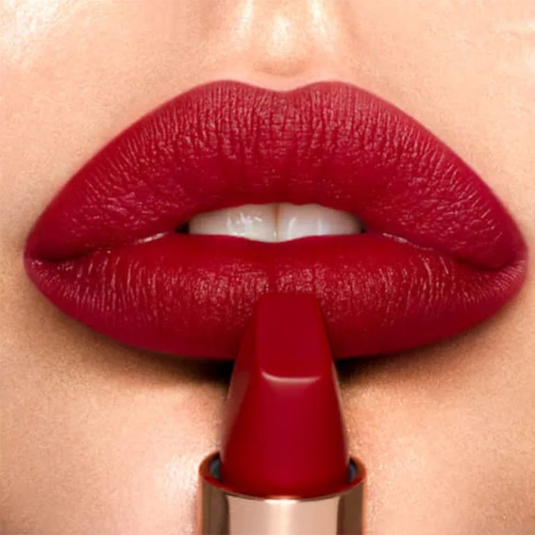 Charlotte Tilbury Matte Revolution Lipstick Red Carpet Red - 3.5g