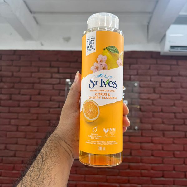 St. Ives Energizing Body Wash Cleanser Citrus & Cherry Blossom - 700ml