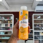 St. Ives Energizing Body Wash Cleanser Citrus & Cherry Blossom - 450ml